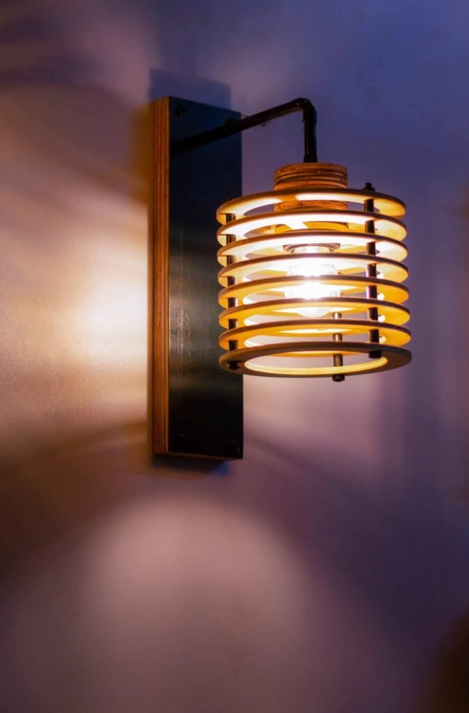 Đèn gỗ treo tường đẹp tại Đà Lạt